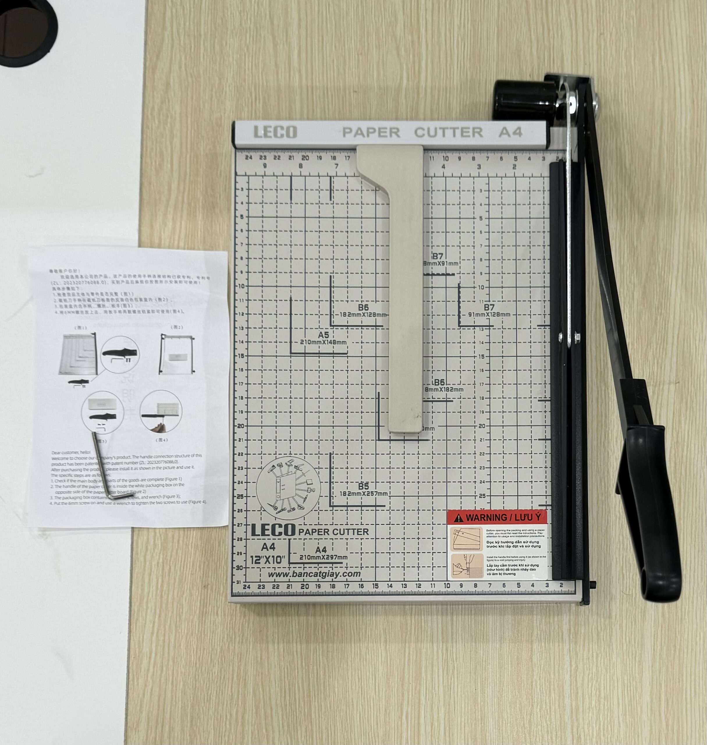 bàn cắt giấy leco a4