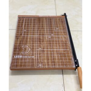 bàn cắt giấy