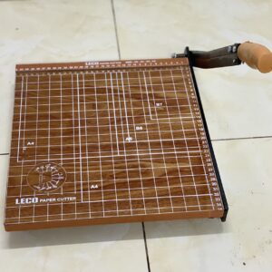 bàn cắt giấy a4